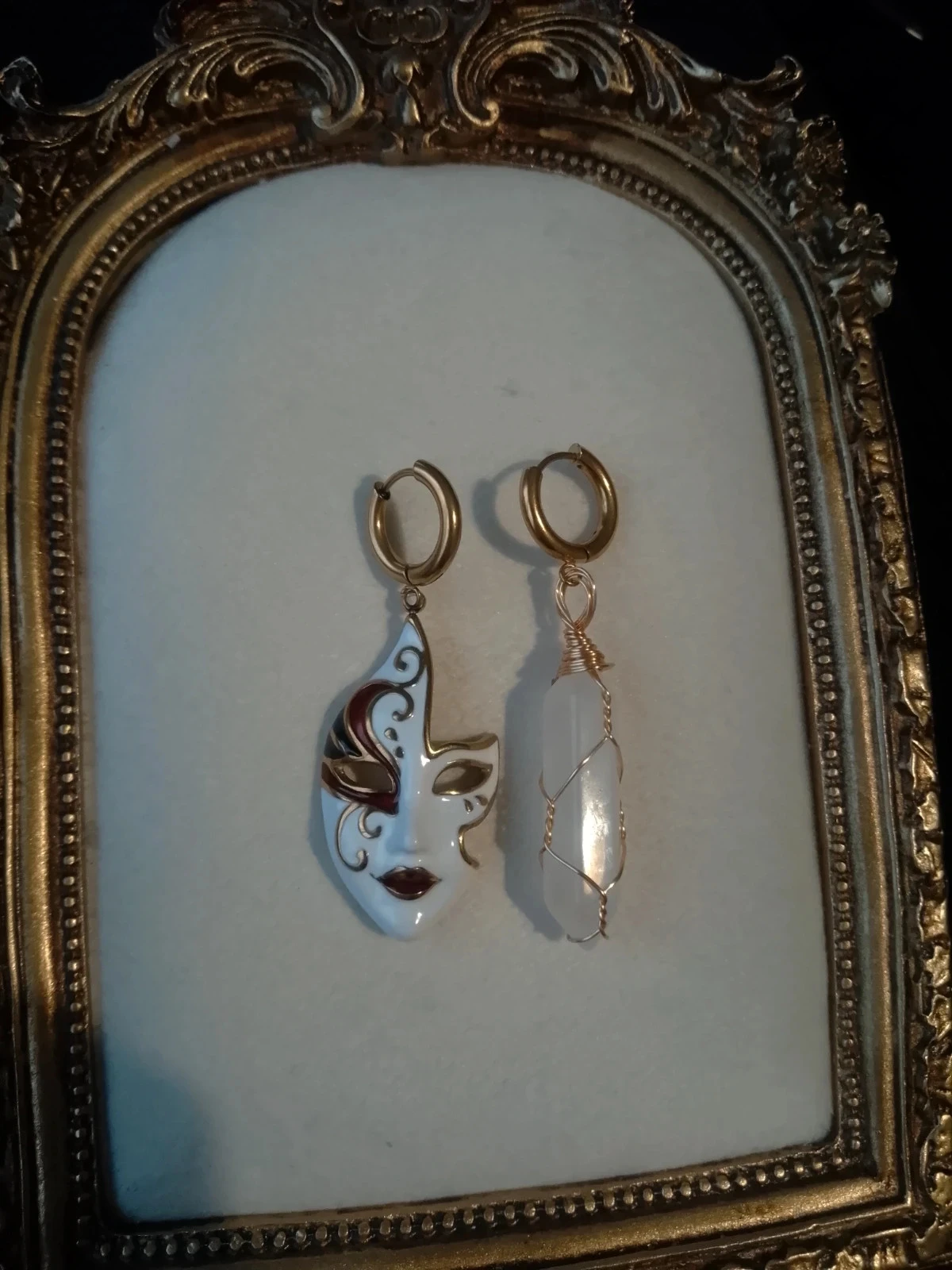 Asymmetric bohemian carnival mask and rock crystal stone earrings – photo 2